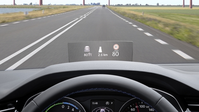 <ul><li>Polycarbonate screen equipped with a high performance double-sided adhesive tape for fixing to the HUD housing</li><li>Critical environment: under windshield (UV resistance and thermal stress)</li></ul>