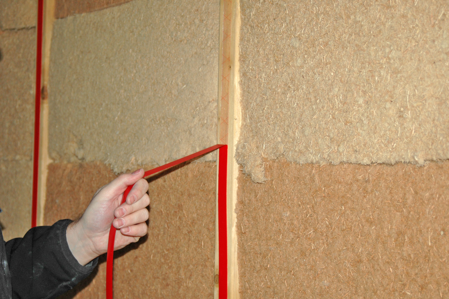 <ul><li>Beidseitig klebendes Montagegitter zur Befestigung der Dampfsperre </li><li>Lösungsmittelfreier Acrylklebstoff</li></ul>