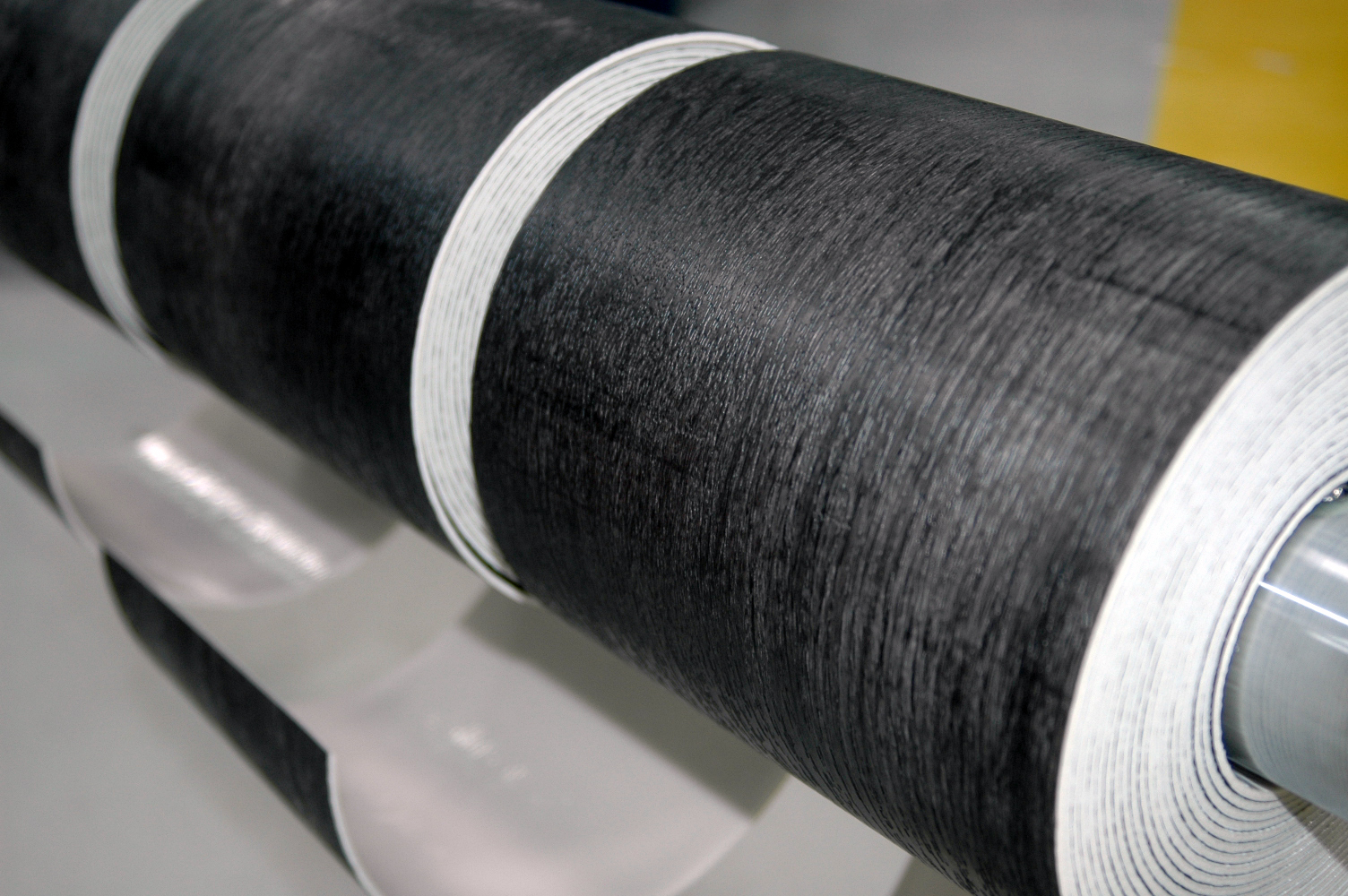 <ul><li>Rolls from 10 to 100m (depending on the thickness of the material)</li><li>450mm maximum diameter</li><li>Small to very large series (500 to 100 000m²/month)</li></ul>