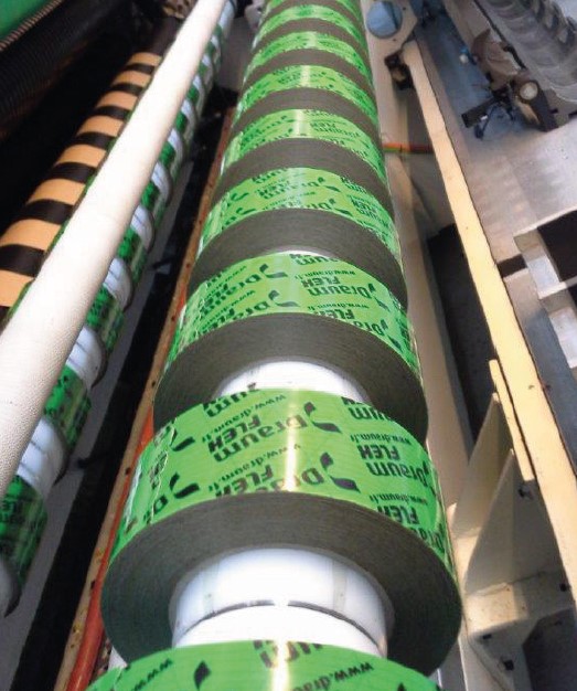 <ul><li>Einseitiges Dichtungsklebeband Folie </li><li>Ermöglicht eine dauerhafte Abdichtung um runde Durchführungen herum </li><li>Lösungsmittelfreier Acrylklebstoff</li></ul>