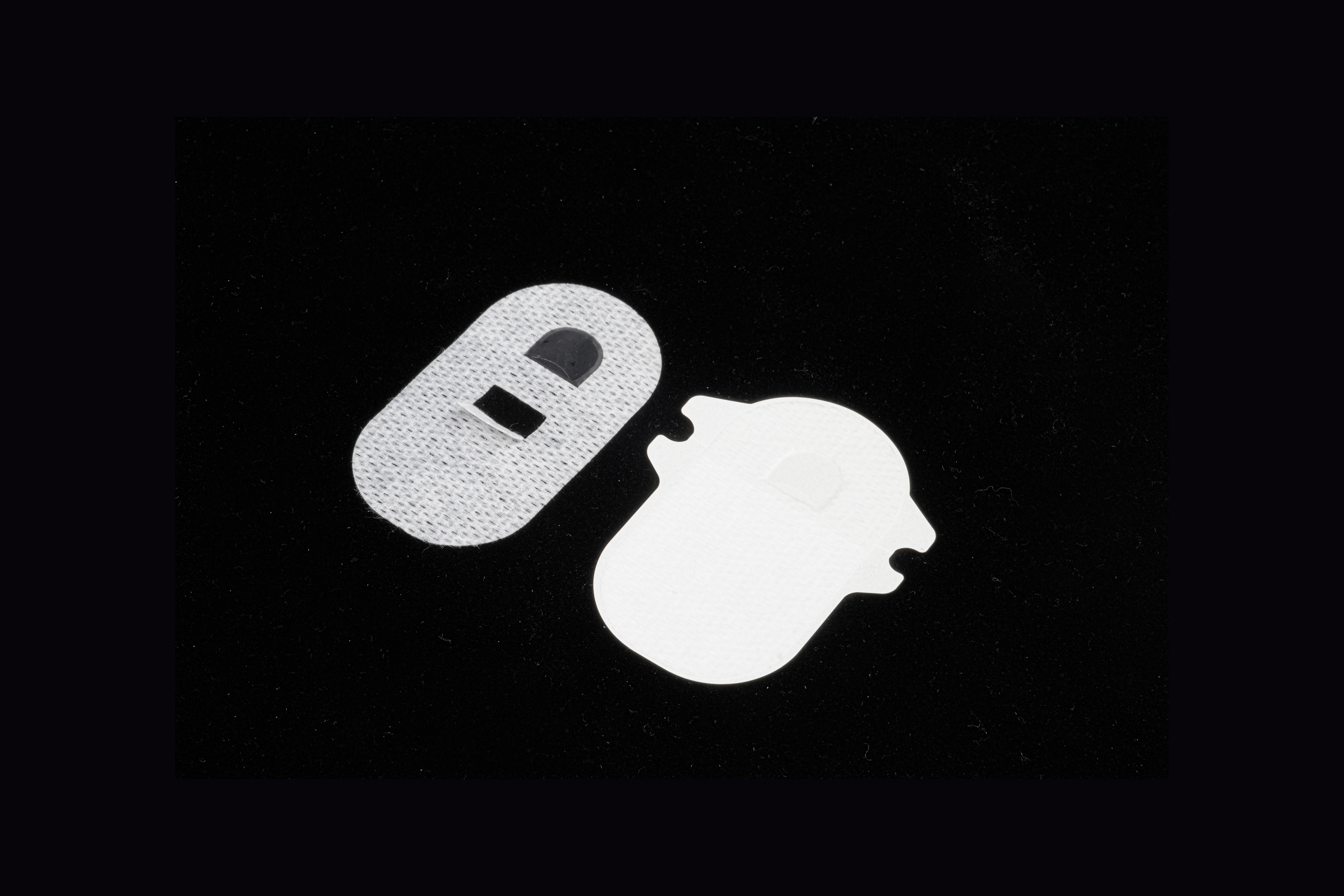<ul> 	<li>Patch en non tissé doux pour pompe à insuline utilisant la technologie LSF<sup>tech&nbsp;</sup>(adhésif biocompatible selon l'ISO 10993&nbsp;garantie sans IBOA et sans MBPA)</li> </ul>
