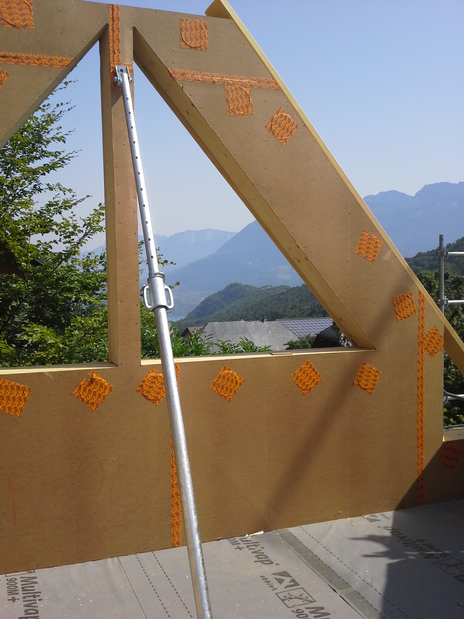 <ul><li>单面胶带,用于覆盖气孔 </li><li>在防潮膜和内部支撑板上</li><li>保证气密性</li></ul>