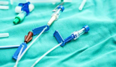 <ul><li>Adhesive dressing with compress to protect the catheter&nbsp;</li></ul>