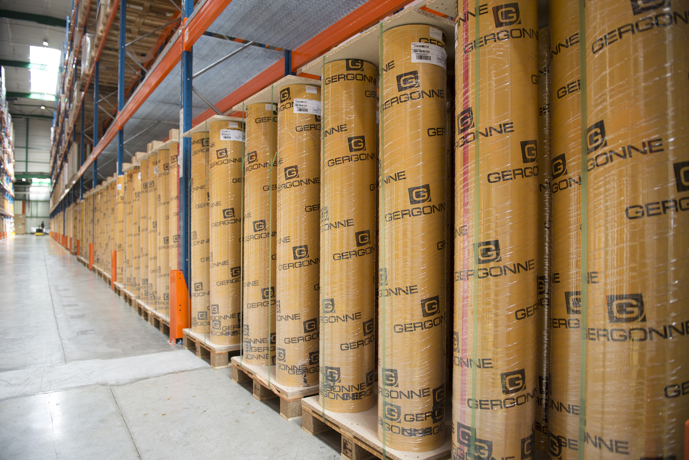 <ul><li>Large choix d'adhésifs disponibles en stock, intégrant une grande variété de supports </li></ul>